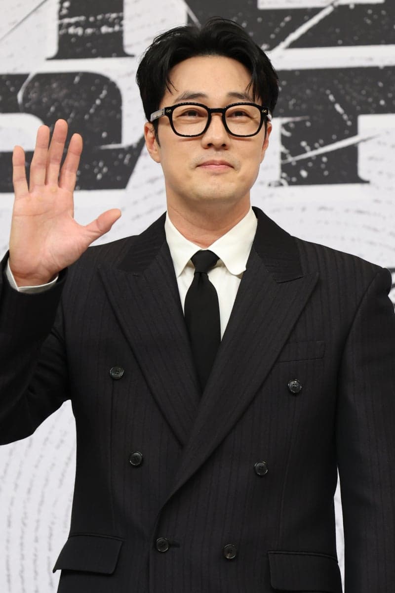 '김부장' 소지섭, 동료들에 금 선물하며 "어려워지면 팔아서 써라"