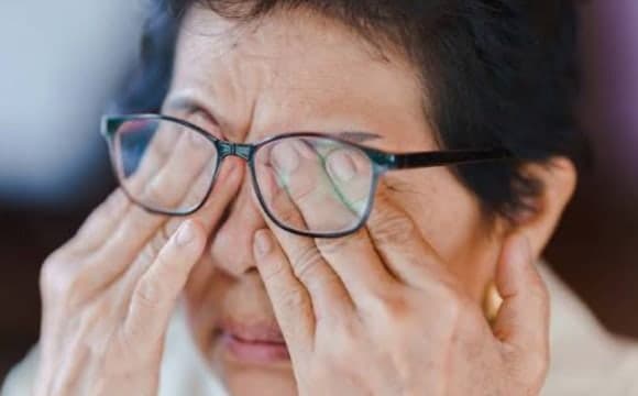 눈 가렵고 건조해 비볐더니… 속눈썹에 모낭충 1000마리 '득실'