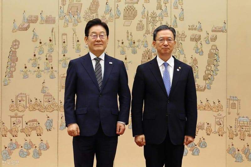 정성호 법무장관 '새 술은 새 부대에' 사의 표명… 청와대는 '사실무근'
