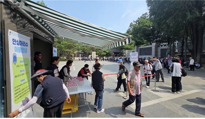 서울시, 폭염 취약계층 위해 도심 9곳에 ‘아리수 나눔냉장고’ 가동
