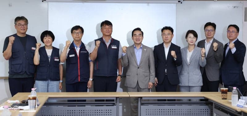 박홍근 기획예산처 장관, 민주노총과 첫 공식 면담…노동 가치 존중 강조