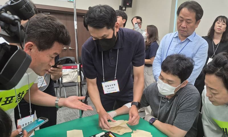 통영시장 재검표, 44표→38표 격차 축소에도 당선인 유지