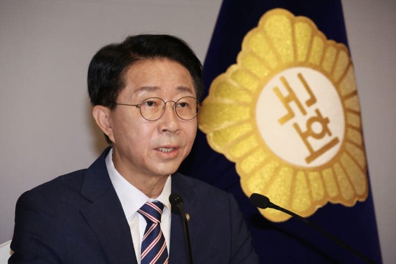 조정식 의장 '대통령 연임 개헌' 발언 파장