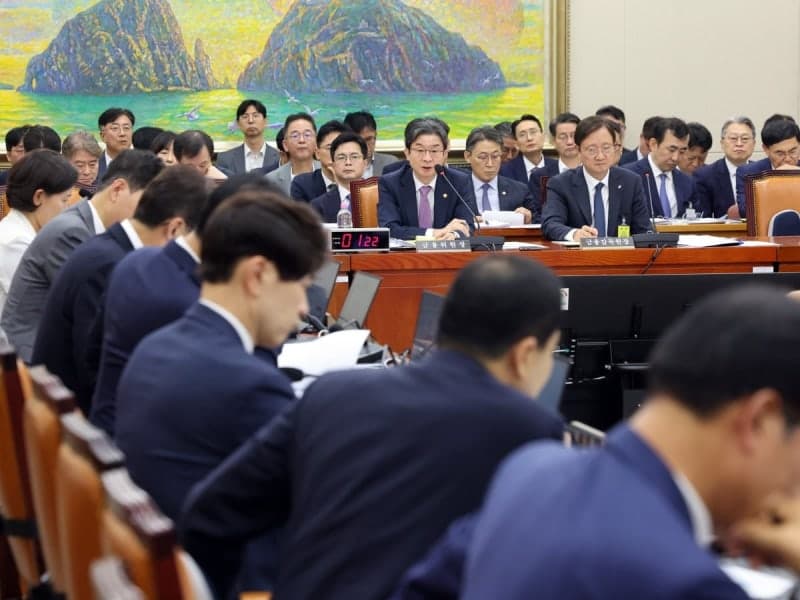 "투기판 깔았다" 질타받은 금융당국, 삼전닉스 ETF 사태에 고개 숙여