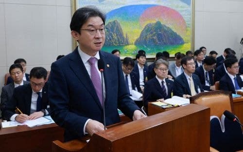 이억원 금융위원장의 '부동산·금융 절연' 소신 논란…과거 대출 이력 도마 위
