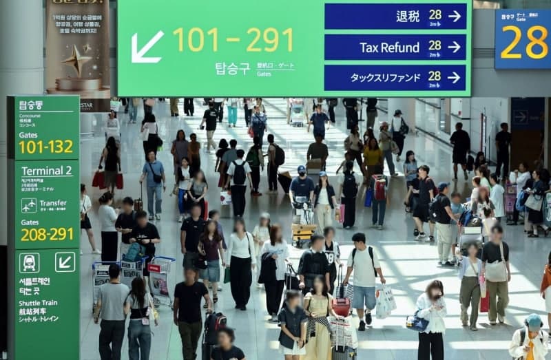 인천공항 보안검색대서 쏟아진 여객포기물품 165톤…라이터만 37만 개