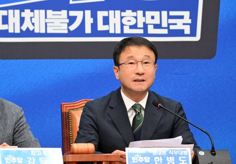 민주당, 신천지 개입 의혹에 '전대 후 제도 개선' vs '의혹 후보 조사' 갈등