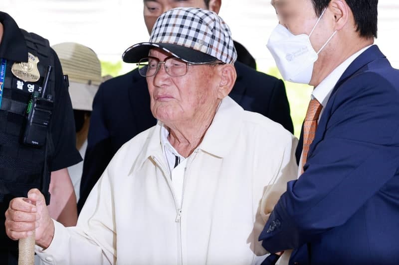 신천지 간부의 민주당 가입 독려 진술 확보하고도 수사 미진 논란