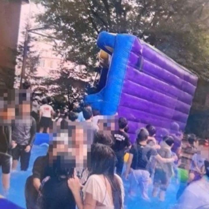 군포 물놀이터 에어바운스 전도 사고, 시청 관계자 등 2명 입건