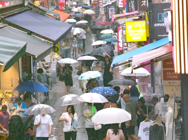전국 펄펄 끓는 찜통더위…낮 최고 38도에 열대야까지 기승