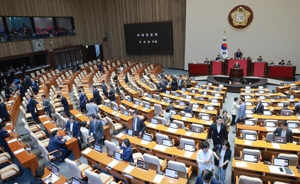 검찰 보완수사권 폐지 강행, 여야 대치 격화