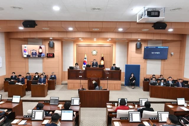 논산시의회 지방채 발행 찬반 논란 속 임시회 폐회, 서산시의회는 24개 안건 처리