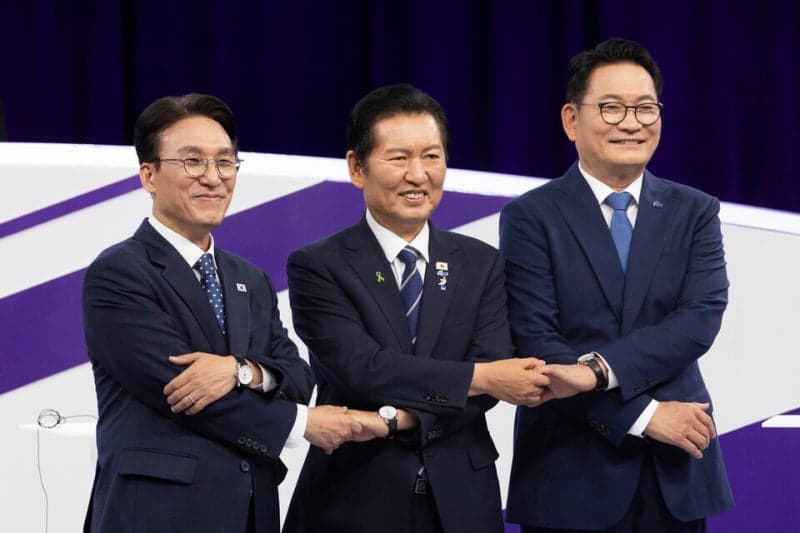 "십자가 밟지 마라" 민주당 당권주자들, 첫 TV토론서 계파 갈등 폭발