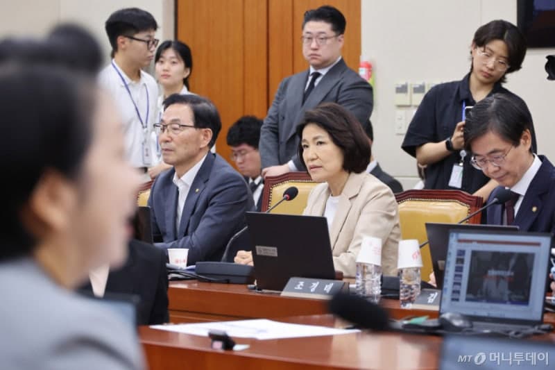 국회 과방위, 이진숙 의원 보임 두고 여야 격돌…“이해충돌” vs “집단 괴롭힘”