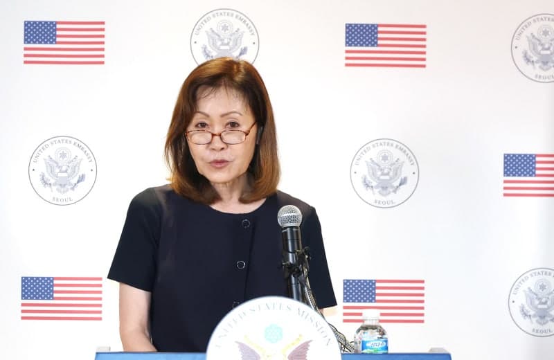 미셸 스틸 주한미국대사 입국…인천공항서 찬반 집회 충돌 긴장