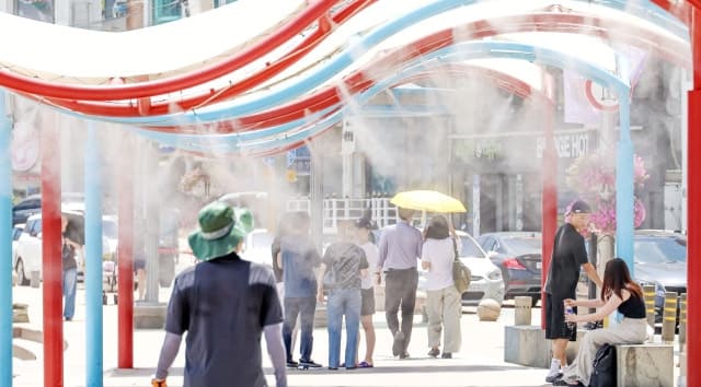 부산, 122년 만의 최고 기온 39도 기록…사상 첫 폭염중대경보 발효