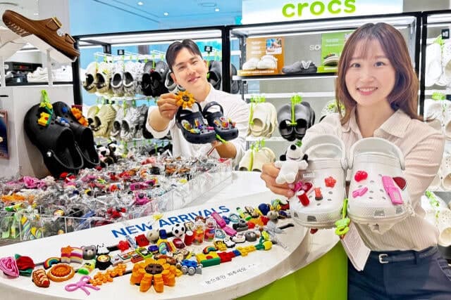 갤러리아백화점, 명품관서 크록스 팝업 열고 젊은 고객 잡는다
