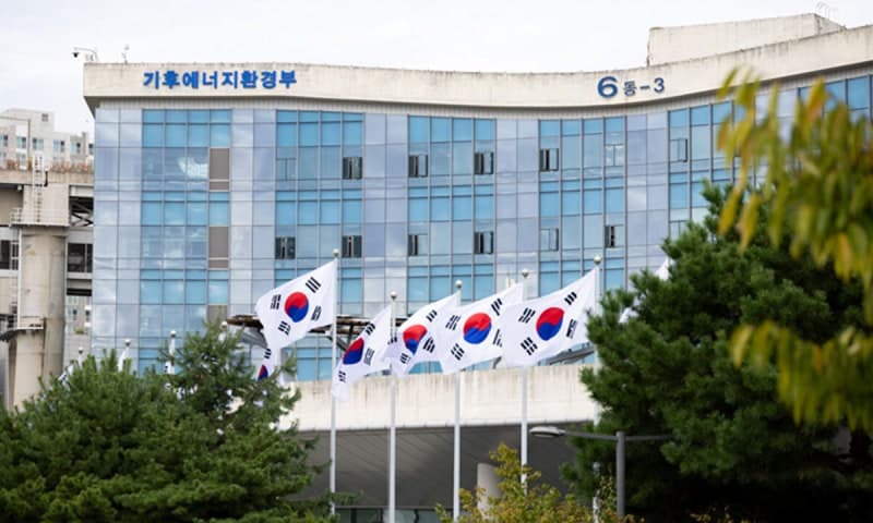 화학물질 취급 사업장 줄었지만 물질 종류 18% 증가하며 다품종화 가속