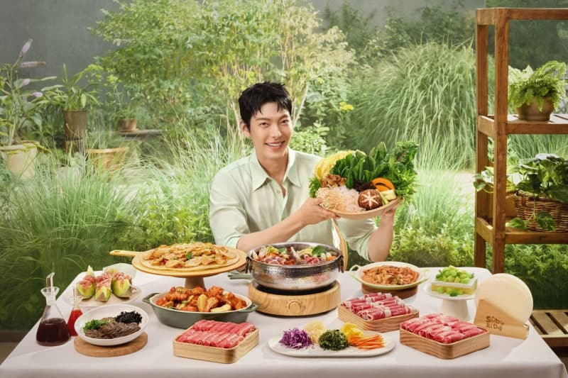 샤브올데이, 배우 김우빈과 전속모델 재계약…브랜드 파트너십 강화