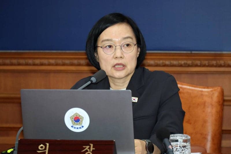 한성숙 총리 "반도체 경쟁력 강화는 국가적 과제…충청권 성장축 육성"