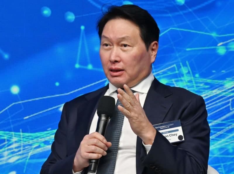 최태원 SK 회장, 책임경영 위해 SK하이닉스 주식 48억 원 첫 매수