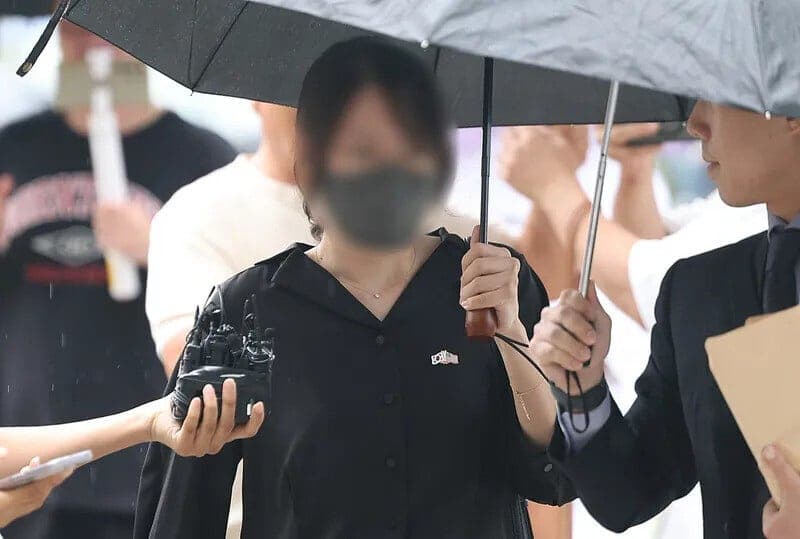 잠실 개표소 진입 막아선 '올다르크' 30대 여성 검찰 송치