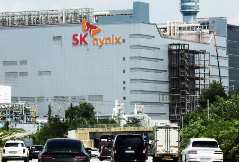 SK하이닉스 노사, 성과급 주식 지급과 적자 시 임금 조정 놓고 갈등 심화