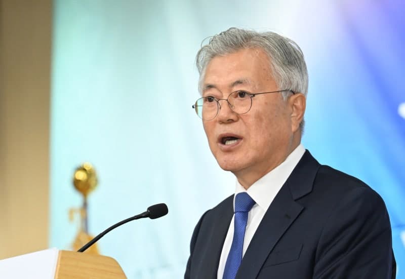 문재인 "수사·기소 완전 분리 매듭…검찰개혁 완수 환영"