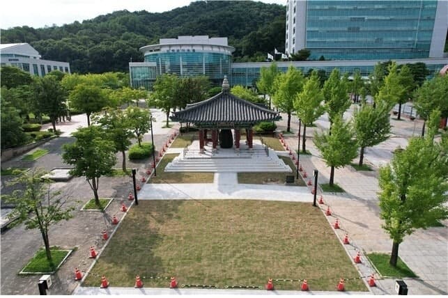 원주 대표 상징 '치악종각', 시청 앞 공원으로 이전해 시민 곁으로