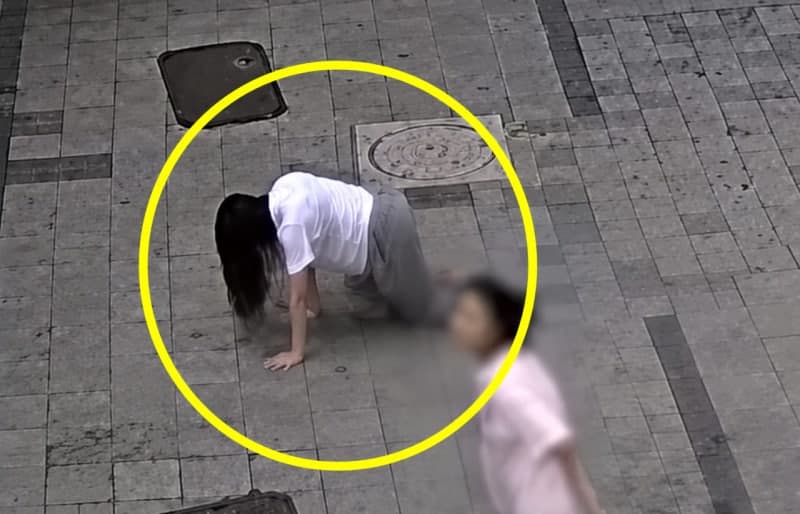 수원역 로데오거리서 네발로 기어다닌 20대 여성, 마약 투약 혐의 입건