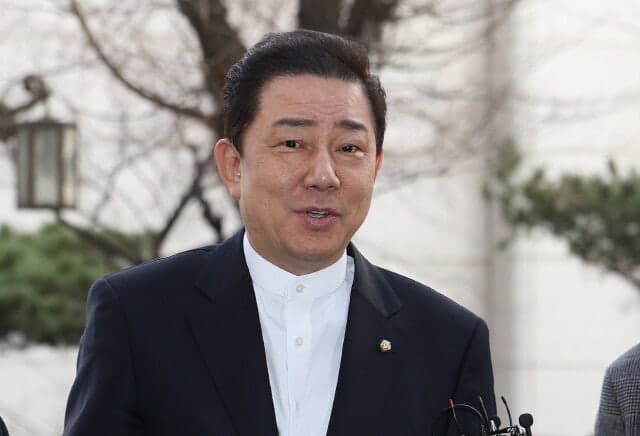 김병기 의원 13가지 의혹 수사 11개월째 장기화…고발인 수사심의위 요청