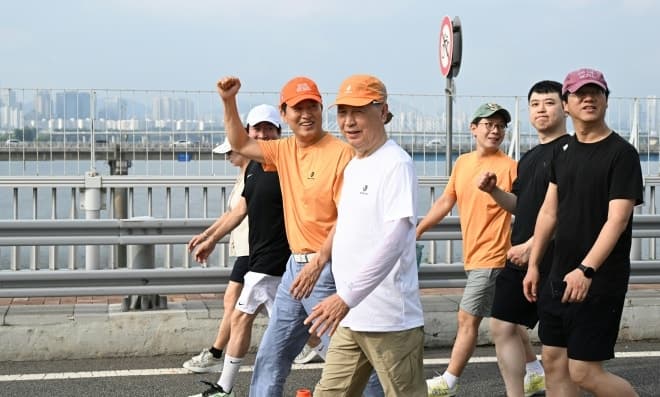 오세훈 서울시장, 광진교서 '쉬엄쉬엄 모닝' 참여…서울 전역 확대 예고