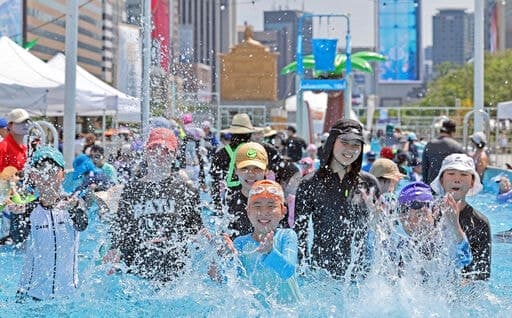 한반도 덮친 42.5도 극한 폭염에 사람도 가축도 쓰러졌다