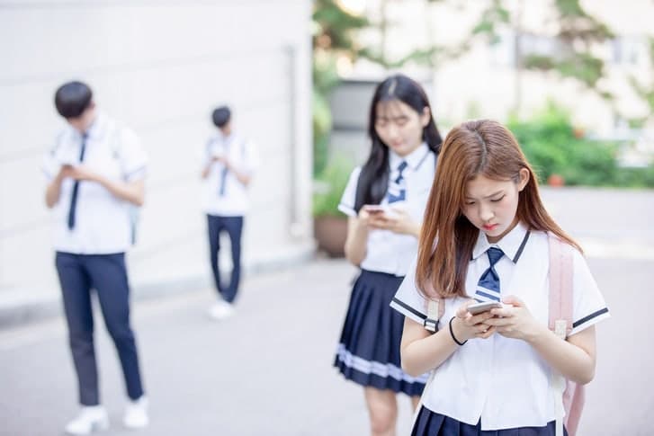 아동기 학대 경험, 청소년 스마트폰 중독 부르는 보이지 않는 상처