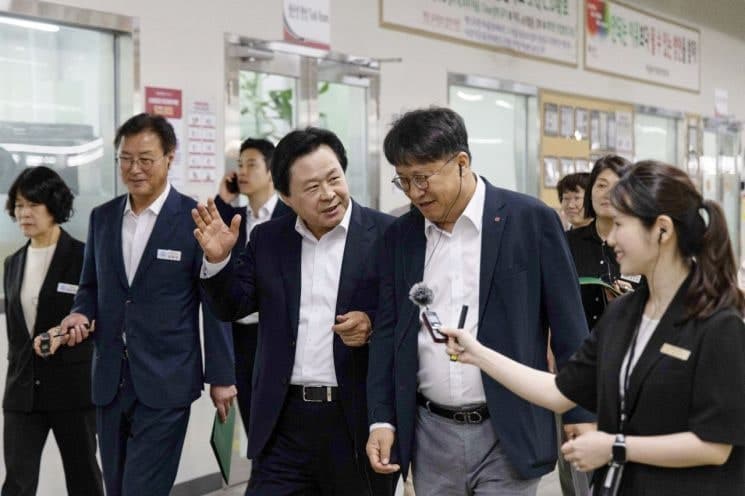 창원특례시, 3천 명 공무원 투입해 '1직원 1사 전담제'로 기업 밀착 행정 강화