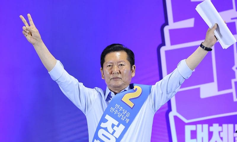 민주당 전대 초반 접전…정청래·김민석 0.99%p 차 초박빙 승부
