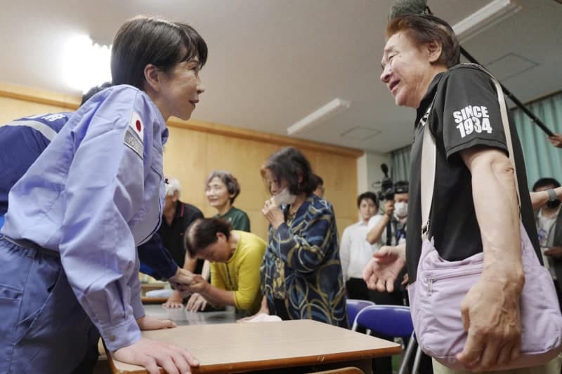 강진에 40도 폭염 덮친 구마모토…다카이치 총리 1,820억 원 투입