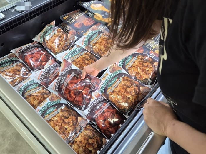 BBQ, '오븐구이 닭다리살' 롯데마트 입점…오프라인 판매 확대