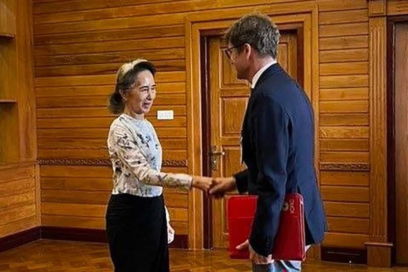 가택연금 중인 미얀마 아웅산 수치, 적십자사 면담으로 생존 확인
