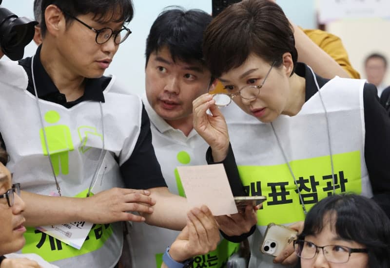 중앙선관위, 6·3 지방선거 당시 '의혹 피하려 투표수 분산' 지침 논란