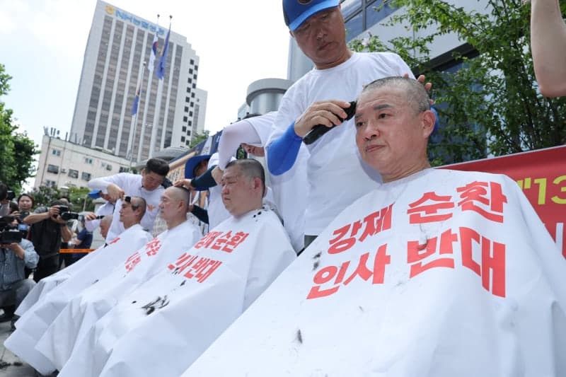 경찰직협, 순환인사 확대 반발하며 삭발 투쟁 돌입