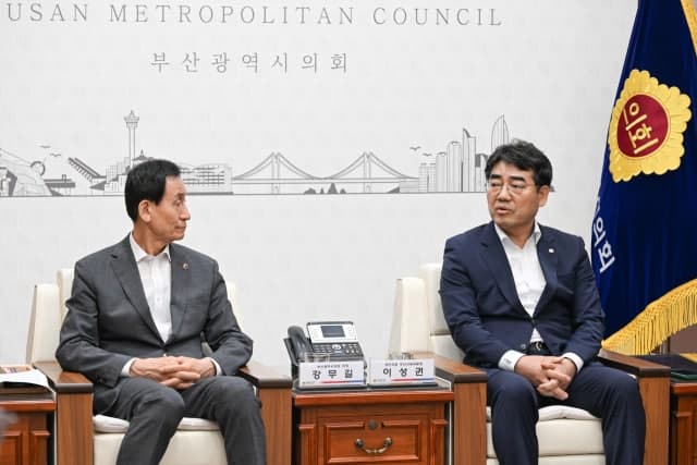 국민의힘 부산시당-시의회 결속 강화…산업은행 이전 해법은 '동상이몽'