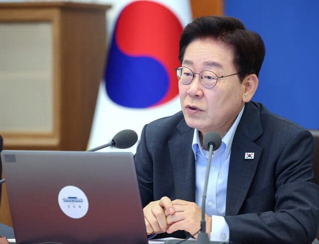 이재명 대통령 '100억대 부동산 소득 세금, 근로소득과 형평 안 맞아'