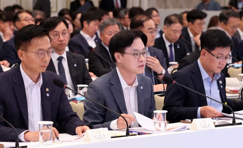 1600조 메가프로젝트 속도전… 산업부, 제조 AI 전환으로 대체불가 산업강국 도약