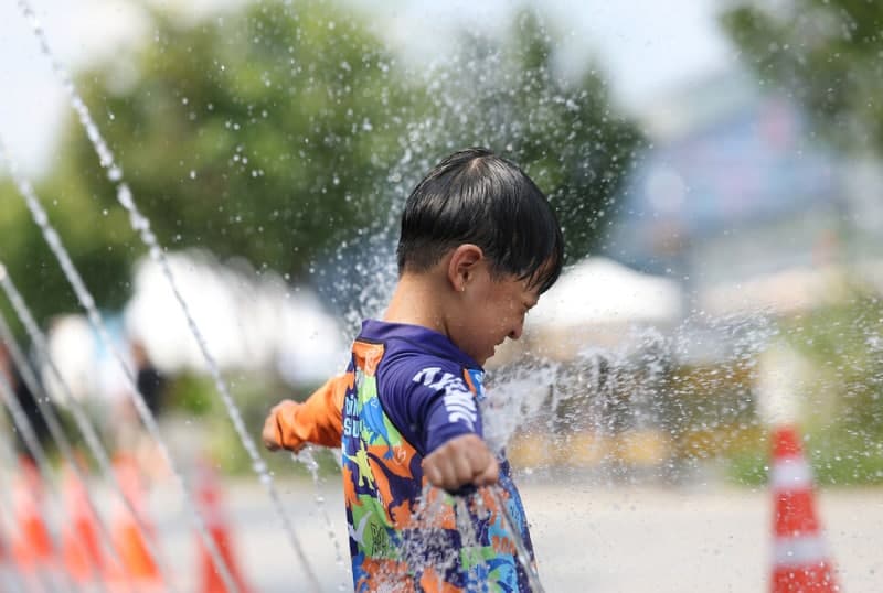 서울·경기 첫 '폭염중대경보' 발효…전남광주 낮 최고 41.1도 기록