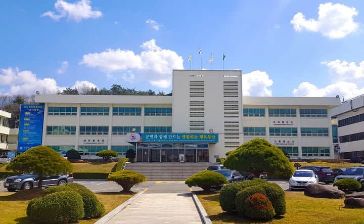 김산 무안군수 공직선거법 위반 의혹…경찰, 군청 압수수색 강제수사 착수