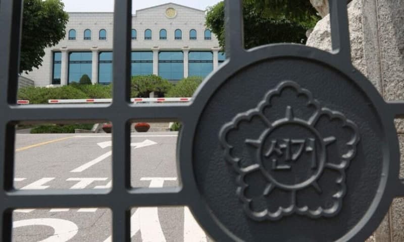 투표자 수 오류 시 가감해 보고…중앙선관위 '통계 조작 지침' 논란