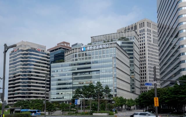 국내 상위 경제학자들 '한국경제' 연구 외면…비중 26년 만에 최저