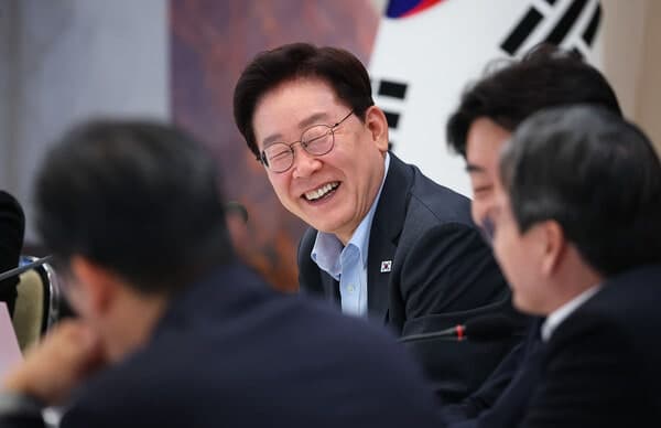 휴가 반납한 이재명 대통령, 장관들에 "보고 끝났으니 휴가 다녀오시라"