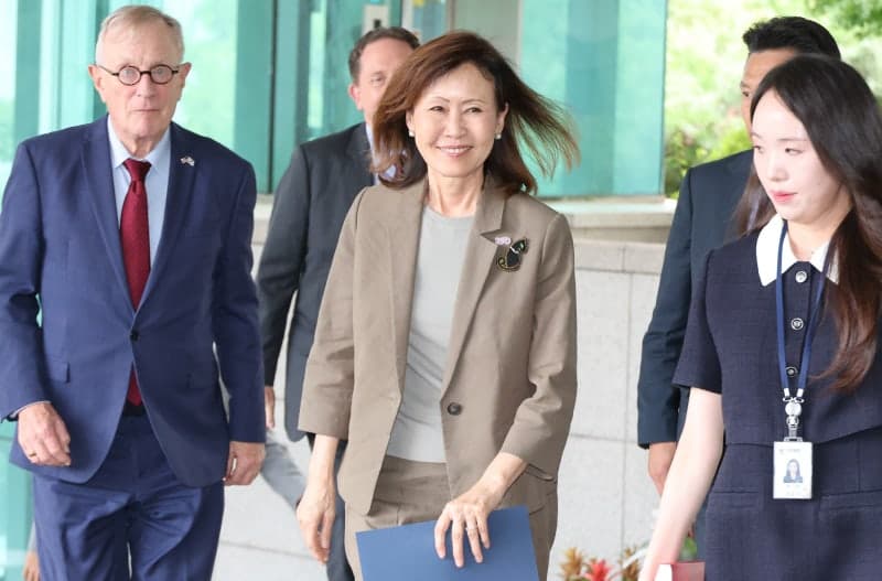 미셸 스틸 주한미국대사, 조현 외교장관 예방하며 공식 활동 개시